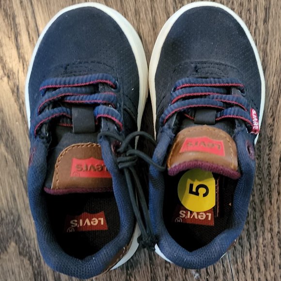 Brand new pair of Levi's baby/toddler size 5 shoes - Picture 6 of 7
